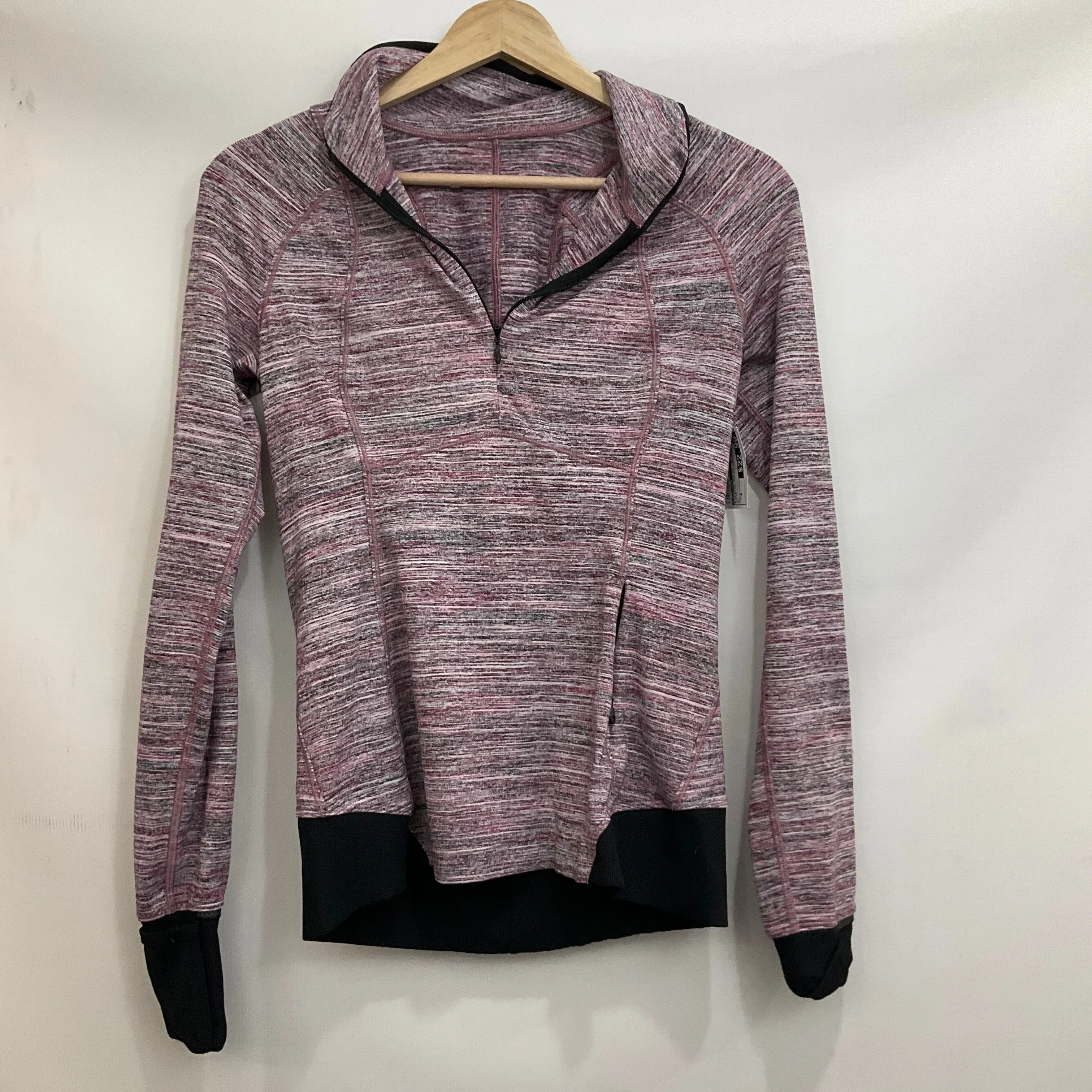 Athletic Top Long Sleeve Collar By Lululemon In Multi-colored, Size: 6