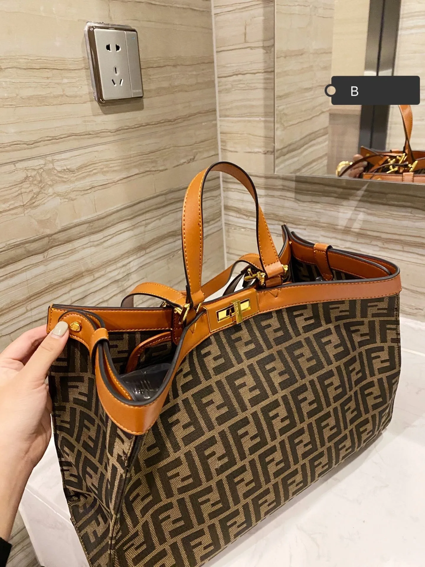 EN   Designer bags by Fendi 147