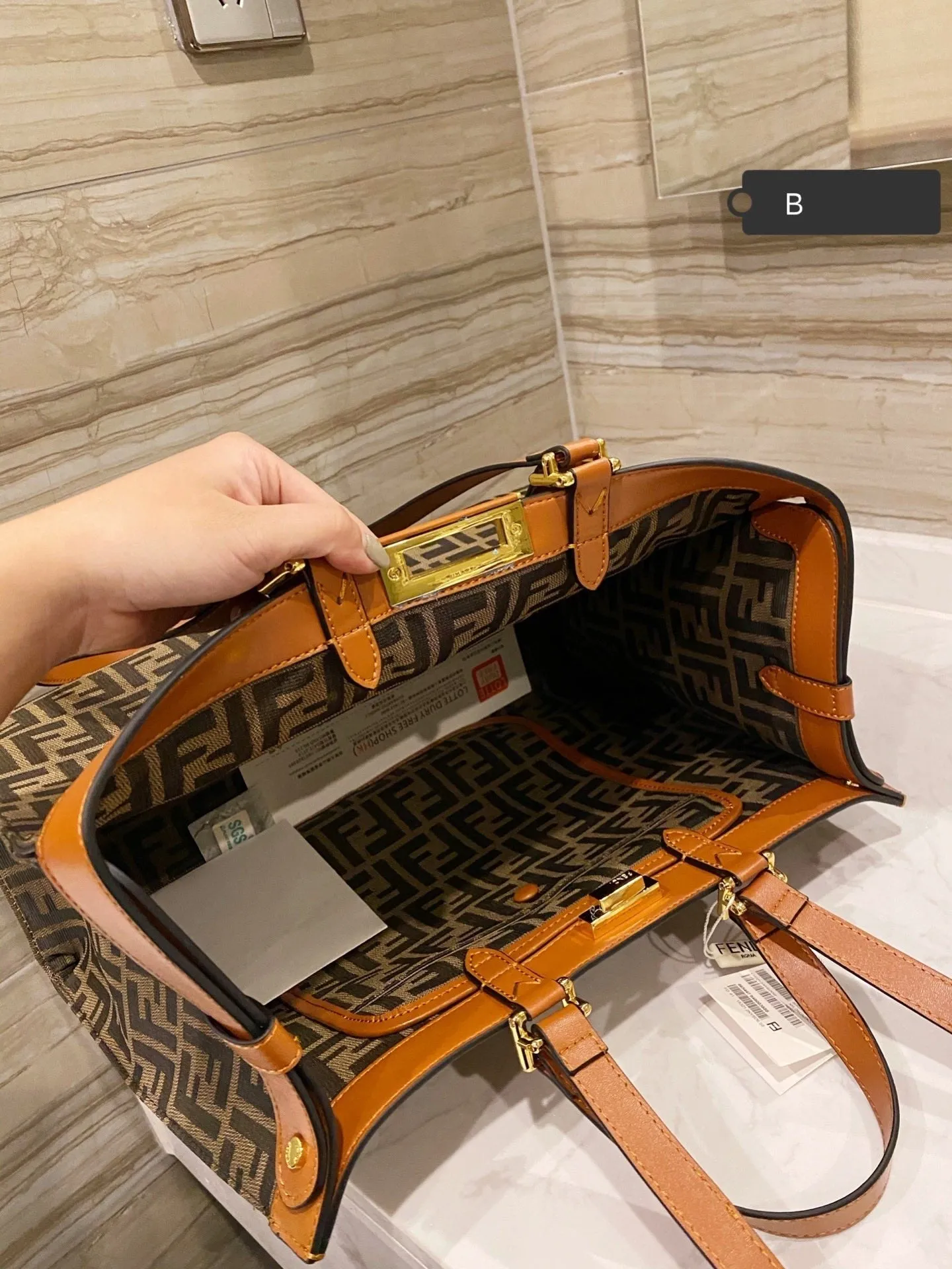 EN   Designer bags by Fendi 147