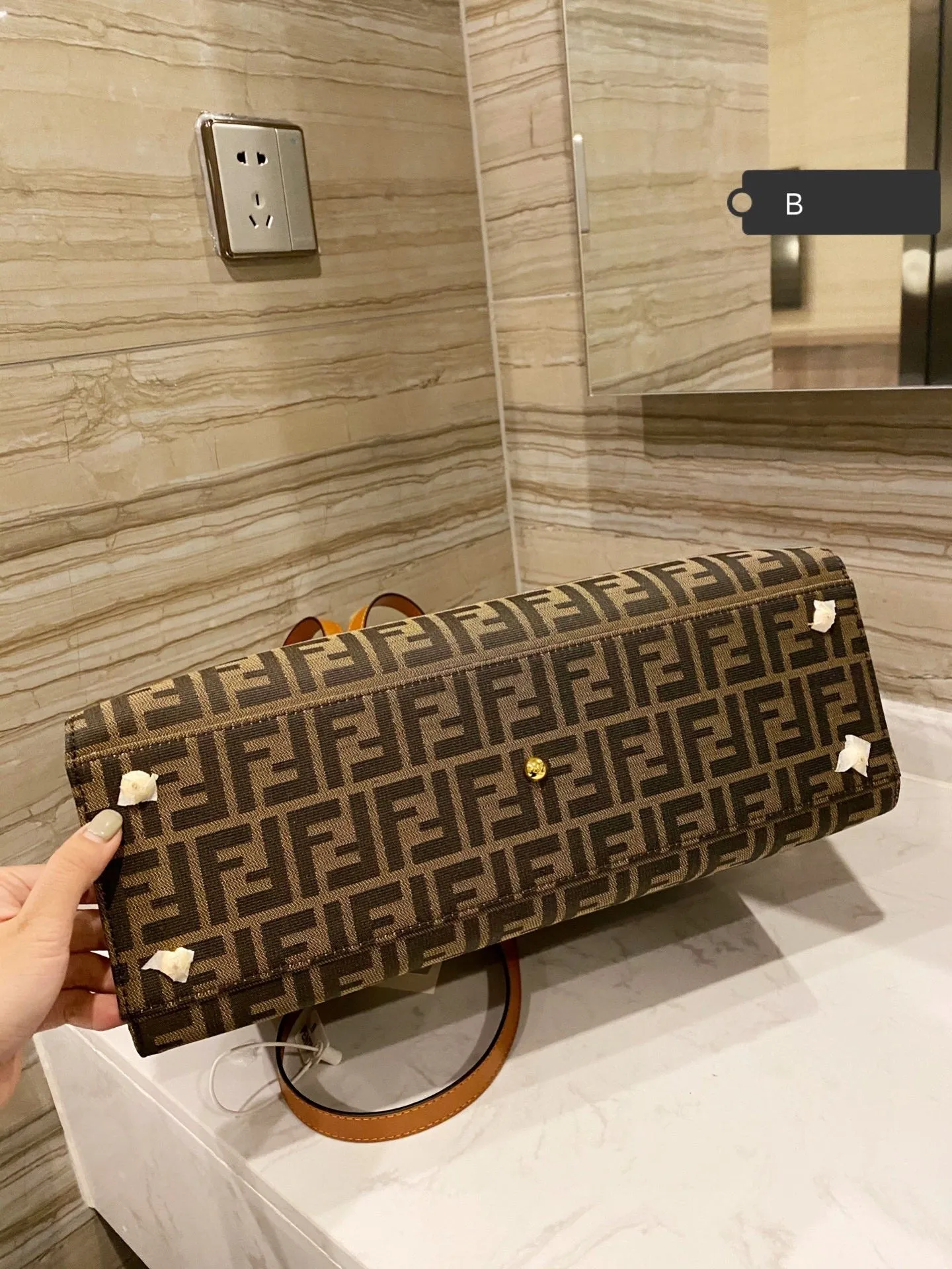 EN   Designer bags by Fendi 147